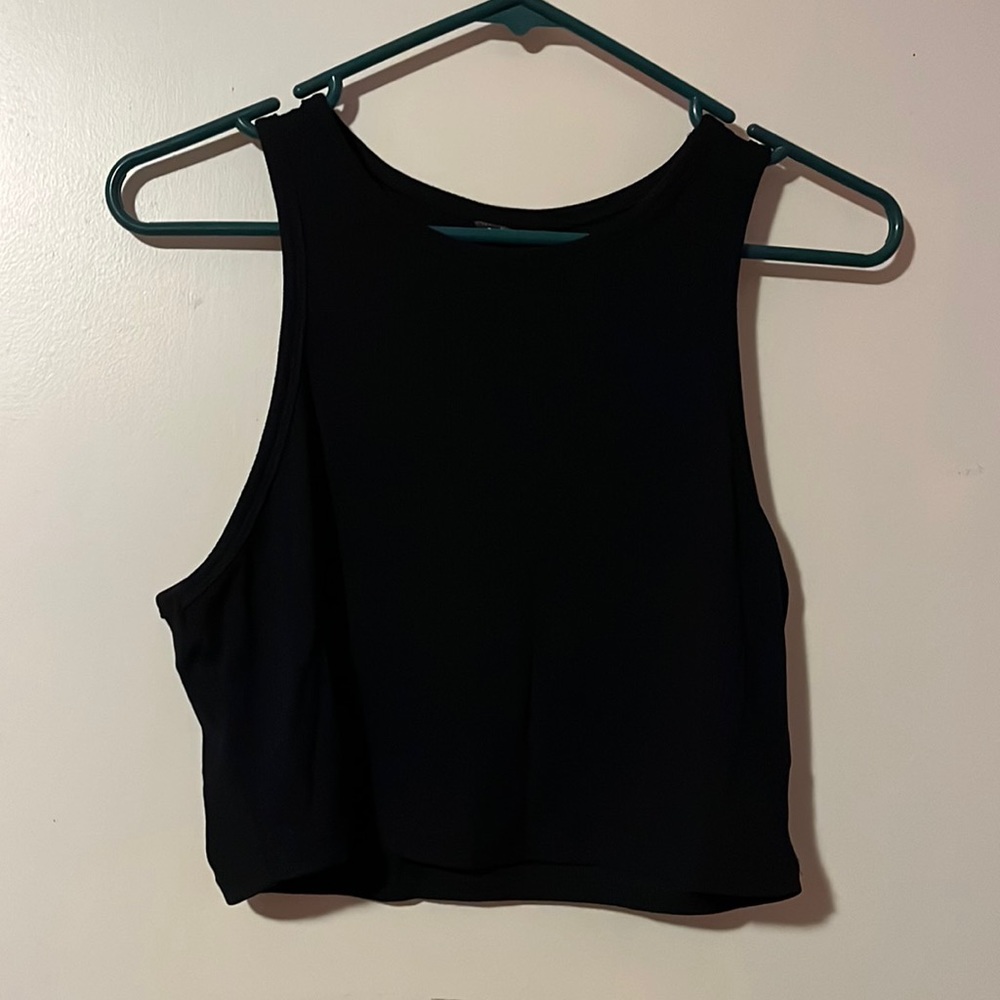 black cropped tank
